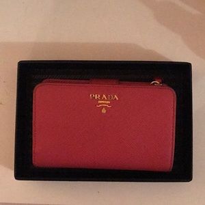 Prada Saffiano Wallet in Peonia/Begonia